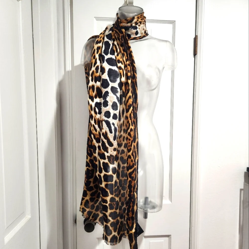 Saint Laurent Leopard Print Scarf - Picture 2 of 6